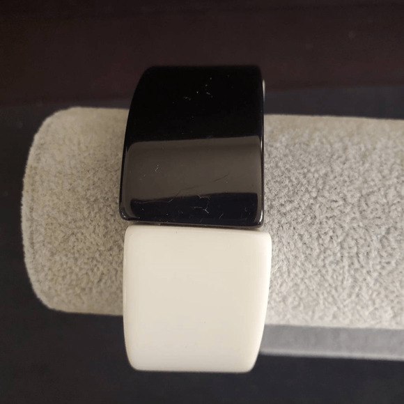 Robert Rose Black and White Colorblock Stretch Bracelet New With Tags - Picture 5 of 7